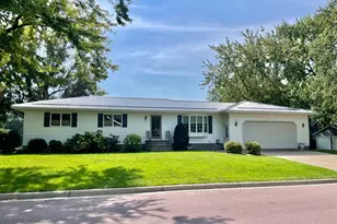 211 E Van Dusen St, Springfield, MN 56087 - Photo 1