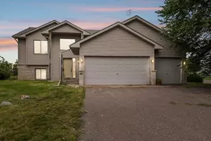 1002 Marsh View Rd, Braham, MN 55006 - Photo 1