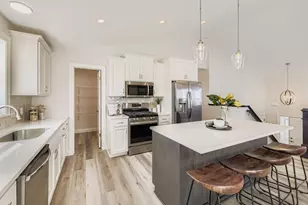 2886 Trinity Dr, Shakopee, MN 55379 - Photo 9