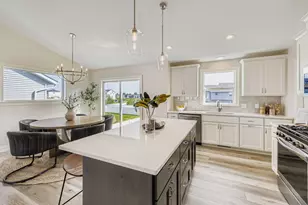 2886 Trinity Dr, Shakopee, MN 55379 - Photo 11