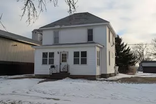 143 1st Ave SE, Wells, MN 56097 - Photo 1