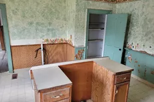 143 1st Ave SE, Wells, MN 56097 - Photo 5