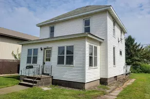 143 1st Ave SE, Wells, MN 56097 - Photo 1