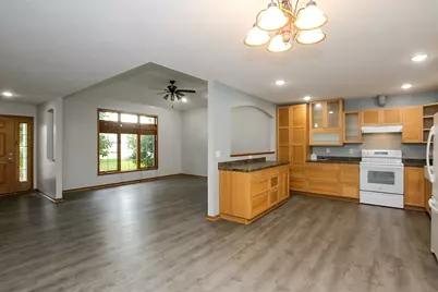 316 20th Street W, Glencoe, MN 55336 - Photo 7