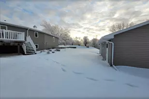 1227 Riverside Dr, Detroit Lakes, MN 56501 - Photo 3