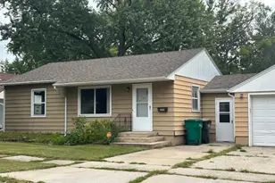 1420 Armstrong Ave N, Glencoe, MN 55336 - Photo 1