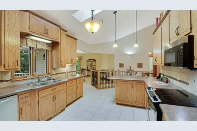 1351 Brentwood Terrace, Eau Claire, WI 54703 - Photo 7