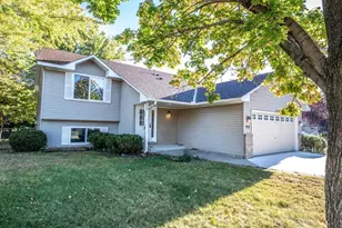 793 Lupine Ct, Shakopee, MN 55379 - Photo 1