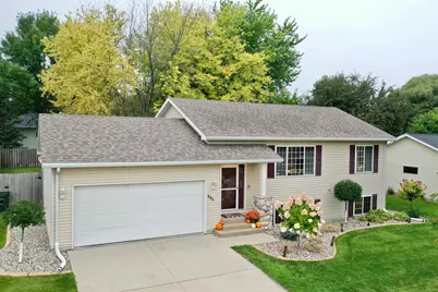 606 25th Street SE, Willmar, MN 56201 - Photo 1