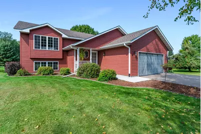810 Southview Avenue, Braham, MN 55006 - Photo 1