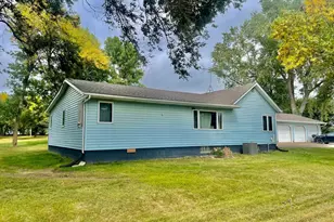 32540 Paul Ave, Worthington, MN 56187 - Photo 21