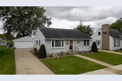 1820 1st Avenue NE, Austin, MN 55912 - Photo 1