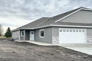 254 Eau Claire Ave SE, Hutchinson, MN 55350 - Photo 1