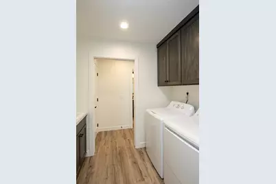 254 Eau Claire Avenue SE, Hutchinson, MN 55350 - Photo 11