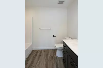 254 Eau Claire Avenue SE, Hutchinson, MN 55350 - Photo 15