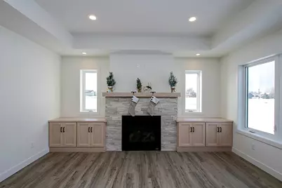 255 Eau Claire Avenue SE, Hutchinson, MN 55350 - Photo 5