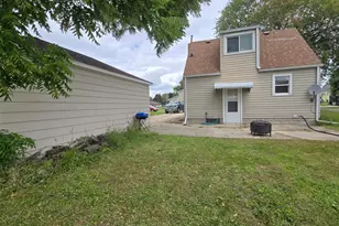 2002 3rd Ave NE, Austin, MN 55912 - Photo 7