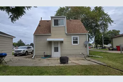 2002 3rd Avenue NE, Austin, MN 55912 - Photo 3