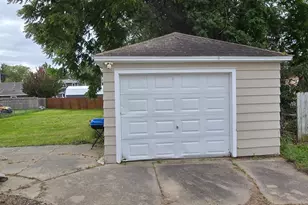 2002 3rd Ave NE, Austin, MN 55912 - Photo 5