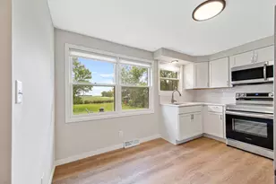 205 Park Ave N, Vernon Center, MN 56090 - Photo 7