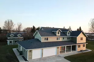 310 7th St SW, Roseau, MN 56751 - Photo 3