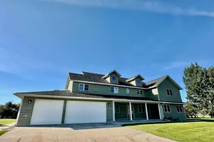 310 7th St SW, Roseau, MN 56751 - Photo 7