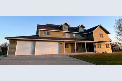 310 7th Street SW, Roseau, MN 56751 - Photo 1