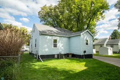 407 15th Street N, Moorhead, MN 56560 - Photo 39