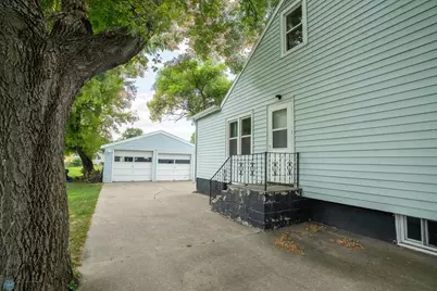 407 15th Street N, Moorhead, MN 56560 - Photo 33