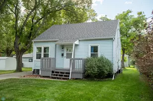 407 15th St N, Moorhead, MN 56560 - Photo 3