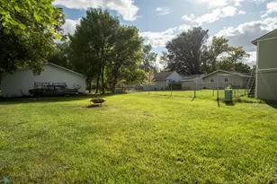 407 15th St N, Moorhead, MN 56560 - Photo 41