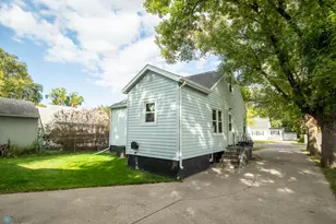 407 15th St N, Moorhead, MN 56560 - Photo 37