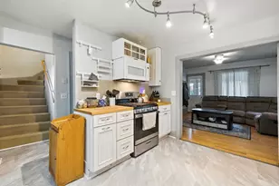 1049 Kent St, Saint Paul, MN 55117 - Photo 5