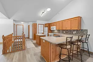 5514 Nathan Ln N, Plymouth, MN 55442 - Photo 3