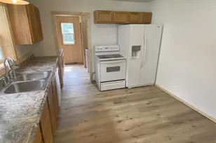 128 Dakota Ave SE, Staples, MN 56479 - Photo 3