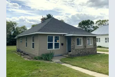 128 Dakota Avenue SE, Staples, MN 56479 - Photo 1