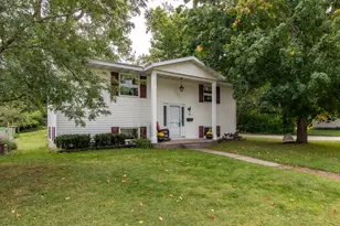 302 17th Ave NE, Rochester, MN 55906 - Photo 1