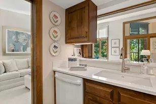 5501 Dewey Hill Rd, Edina, MN 55439 - Photo 9