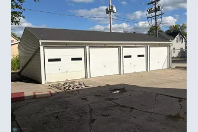 915 Broadway N, Fargo, ND 58102 - Photo 21