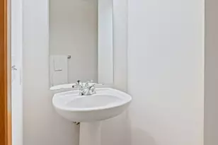 2565 Franklin Ave, Saint Paul, MN 55114 - Photo 23