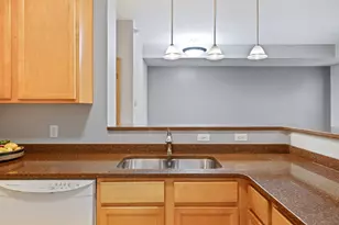 2565 Franklin Ave, Saint Paul, MN 55114 - Photo 17