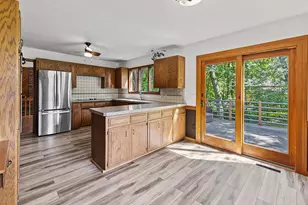 1094 Golden Oaks Ln, Saint Joseph, WI 54016 - Photo 11