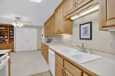 2720 Dale Street N #C208, Roseville, MN 55113 - Photo 15