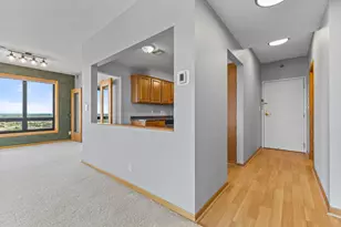 168 6th St E, Saint Paul, MN 55101 - Photo 17