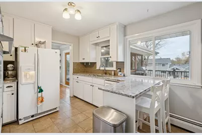 635 Ivy Falls Avenue, Mendota Heights, MN 55118 - Photo 9