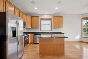 6647 Peony Ln N, Maple Grove, MN 55311 - Photo 9