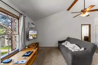 806 Old Settlers Trail #8, Hopkins, MN 55343 - Photo 7