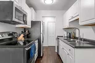 806 Old Settlers Trail, Hopkins, MN 55343 - Photo 11