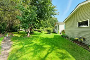 9842 Hayward Ave S, Cottage Grove, MN 55016 - Photo 25