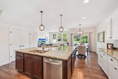 726 Maggie Way, Chanhassen, MN 55317 - Photo 1